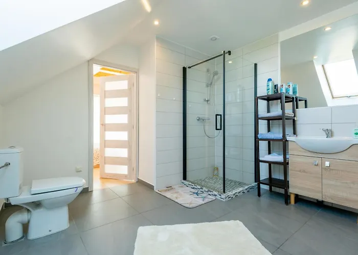 Jaukus Sveciu Namelis *